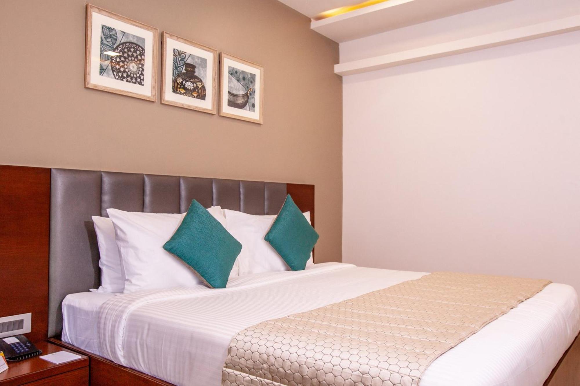 Mango Suites Viera Hyderabad Exteriör bild